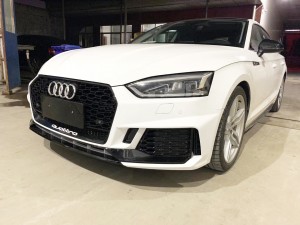 RS5 honeycomb grill for Audi A5 S5 B9 Auto parts front grille ABS material